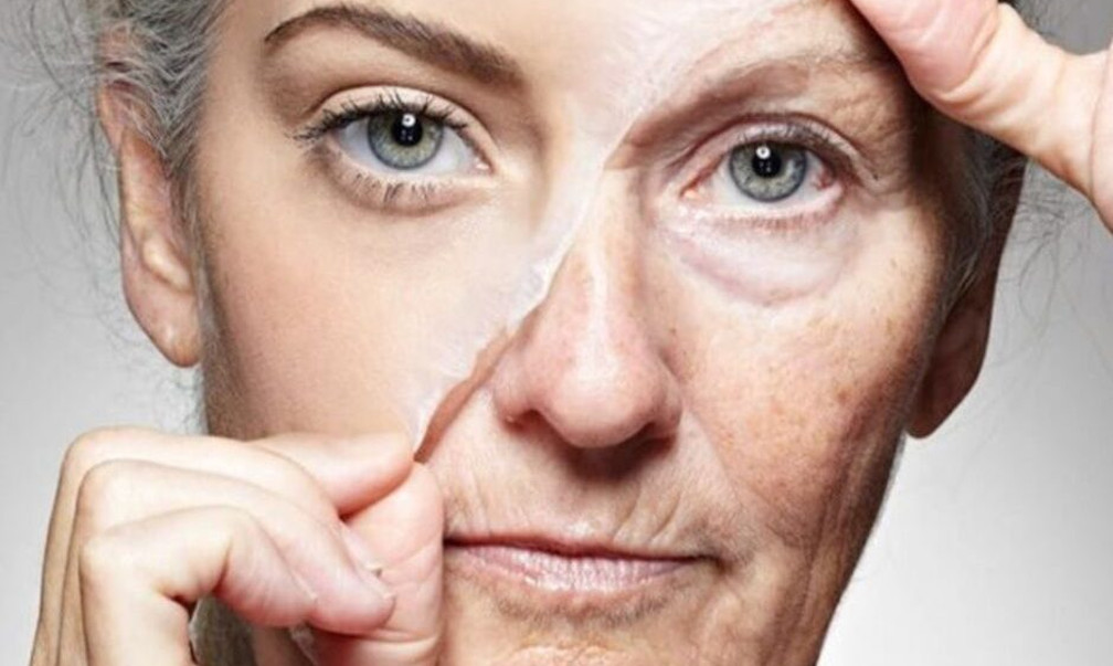 [:ru]картинка пожилой женщины, которая снимает с себя «маску старости»[:ua]картинка літньої жінки, яка знімає з себе «маску старості»[:]